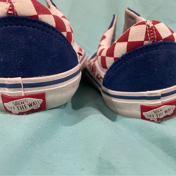 Vans red, white and blue checkered.  Men's size 6, women’s size 7.5 - Picture 3 of 5